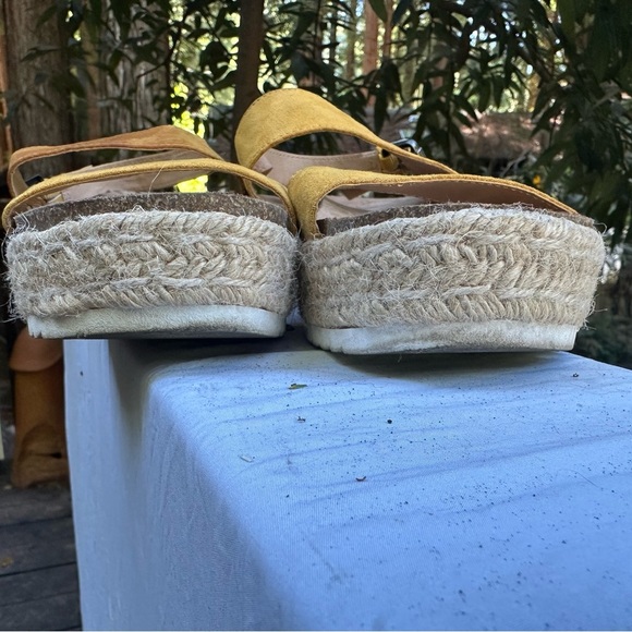 BIG BUDDHA Yellow Suede Faux Leather Espadrille Sandals Cork Platform Size 8 - Picture 6 of 13